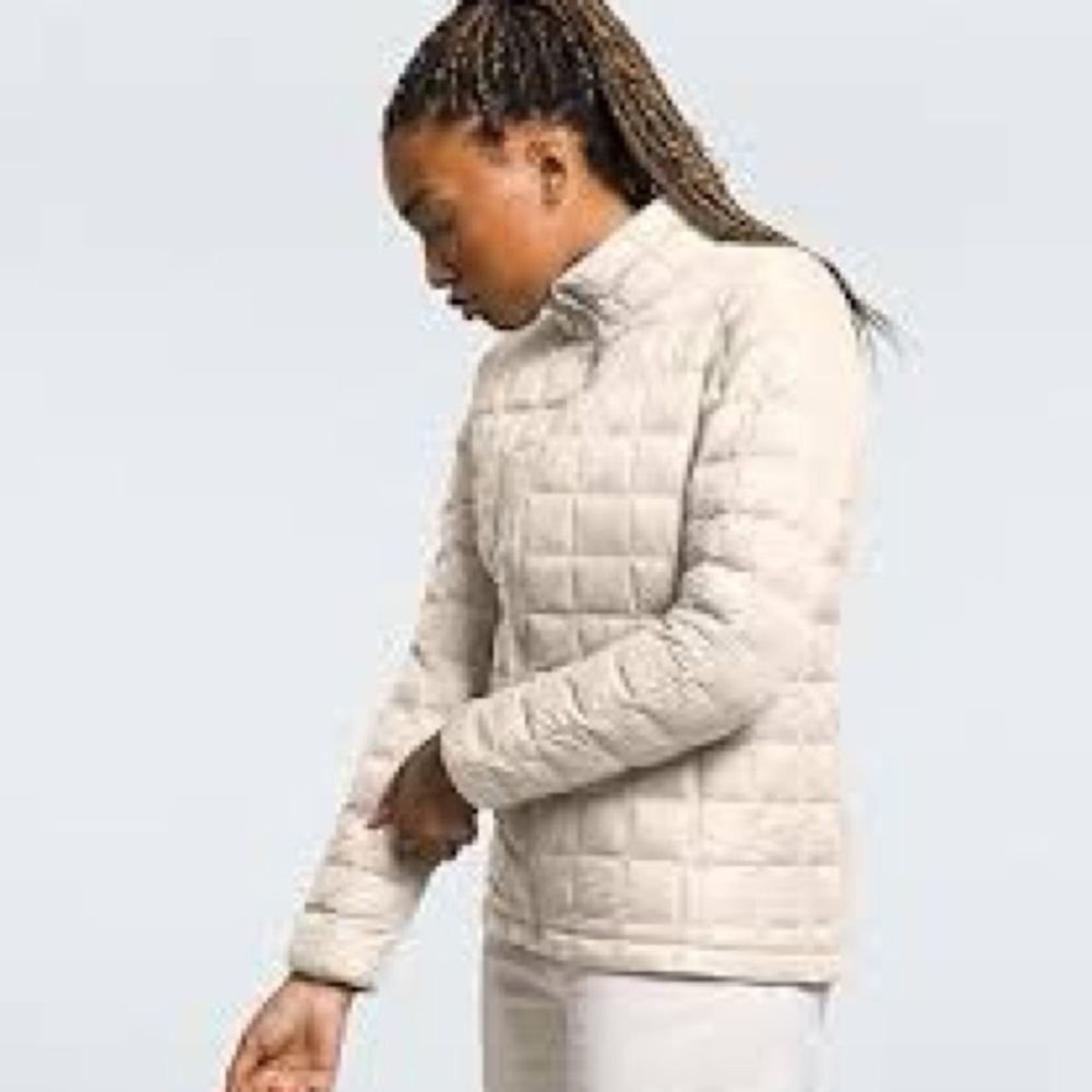 The North Face Women's White Packable Quilted Puffer Jacket - Picture 10 of 12
